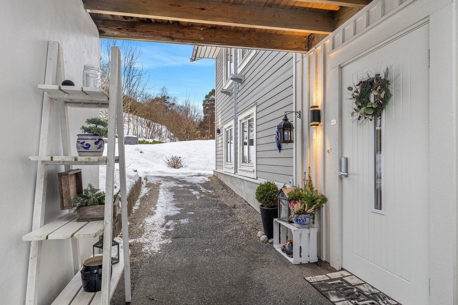 Overbygget inngangsparti Galleribilde