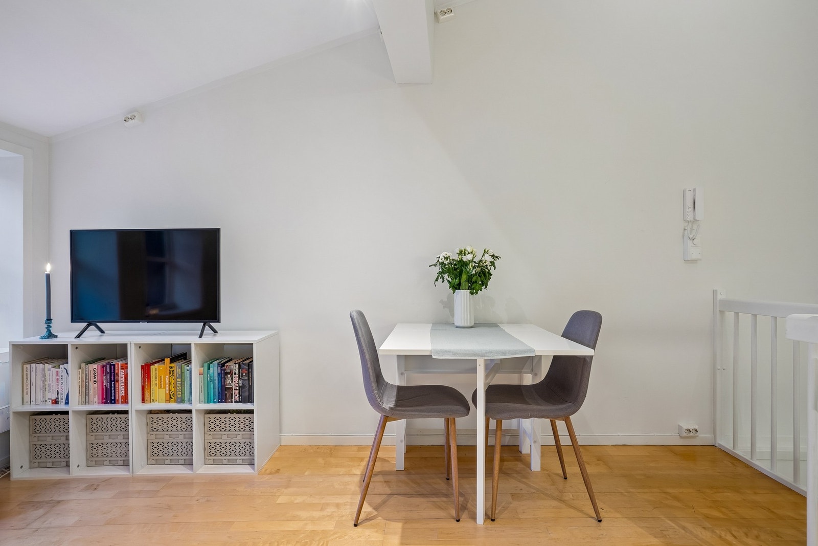 Det er plass til spisestuemøbler Galleribilde