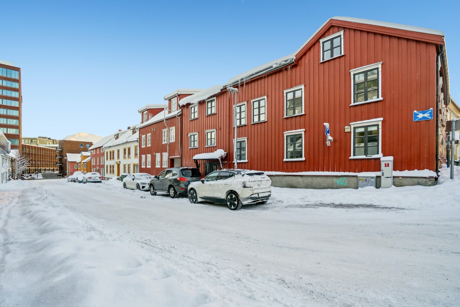 Leiligheten ligger i sentrum nord med alle sentrums fasiliteter "rett utenfor" dørterskelen Galleribilde