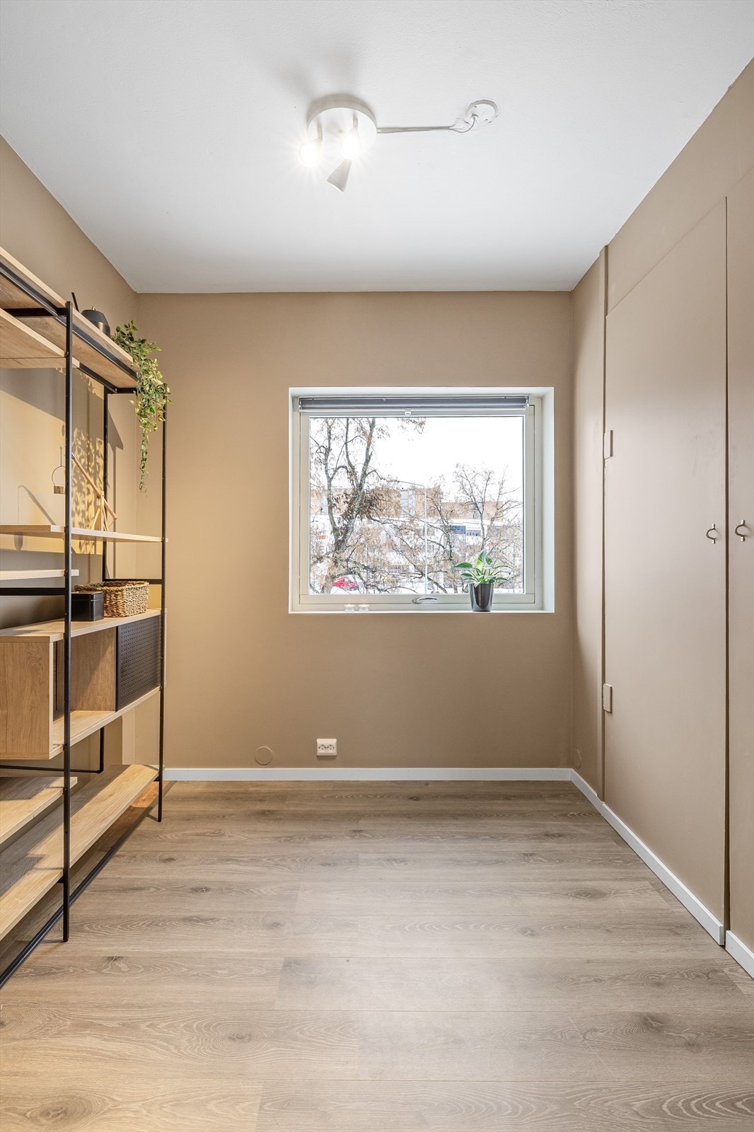 Rommet egner seg svært godt som hjemmekontor, gjesterom eller barnerom. Galleribilde