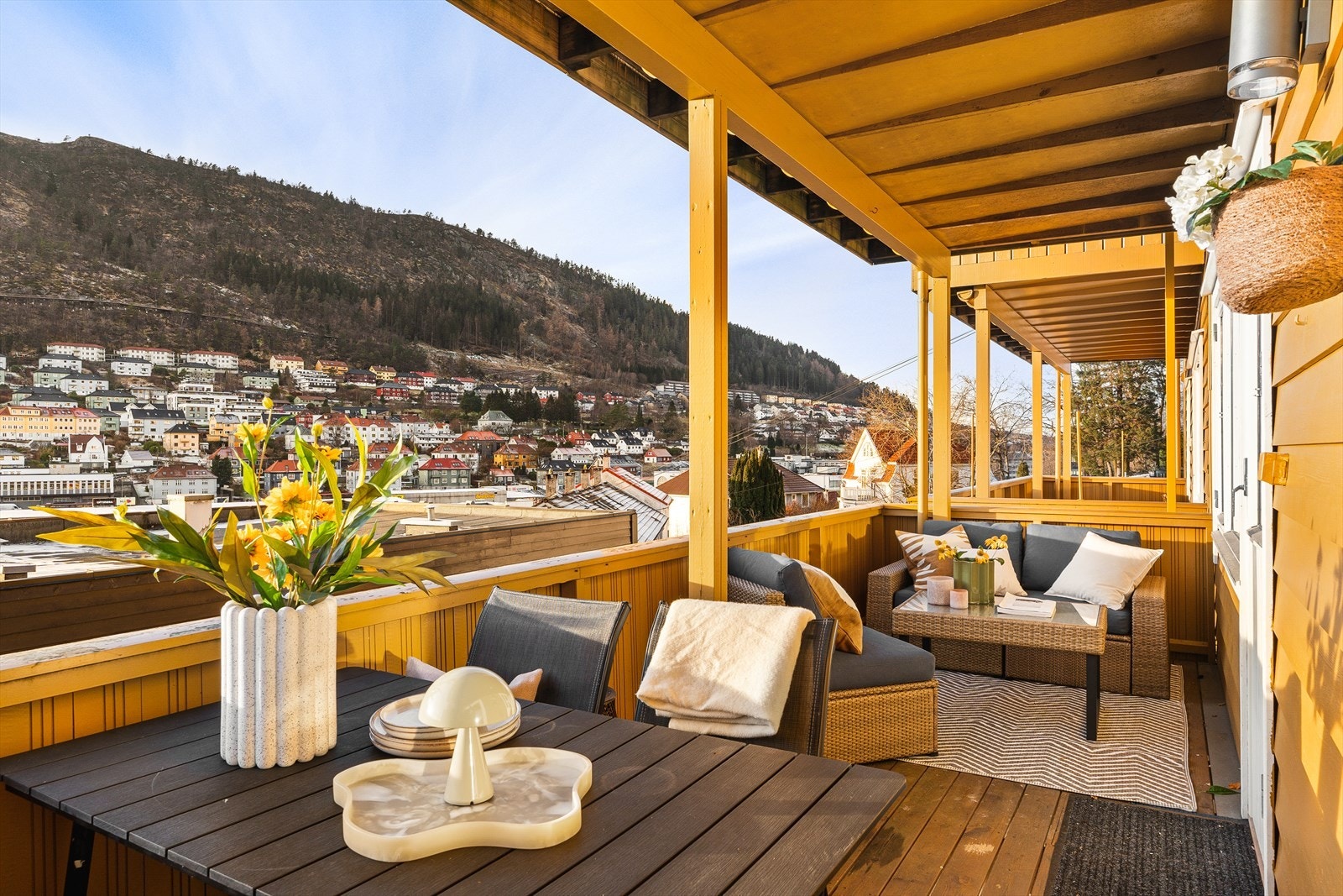 Balkong på hele å 14,8 m² - Populær på en varm sommerdag Galleribilde