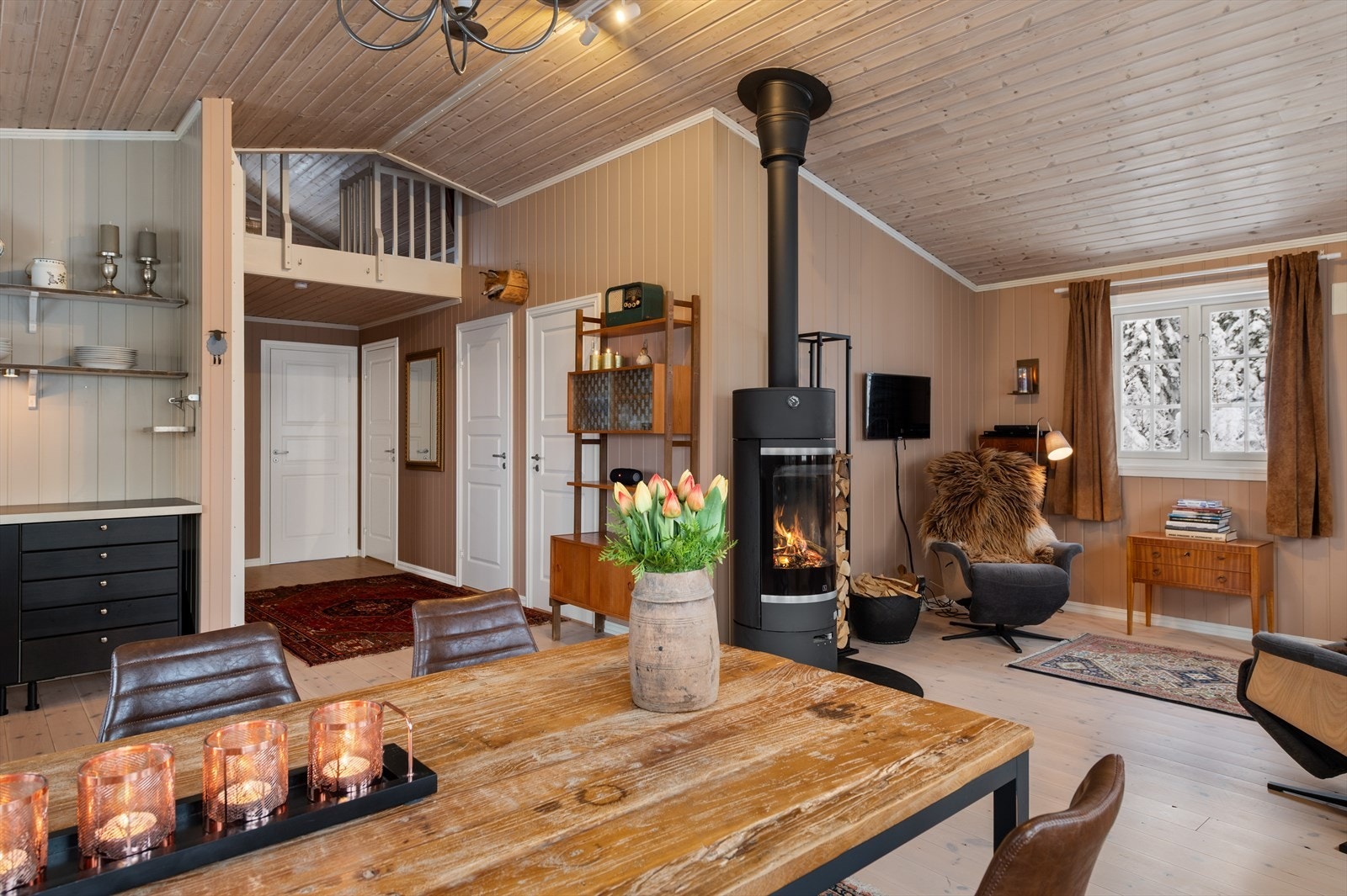 Lun og god atmosfære. Galleribilde