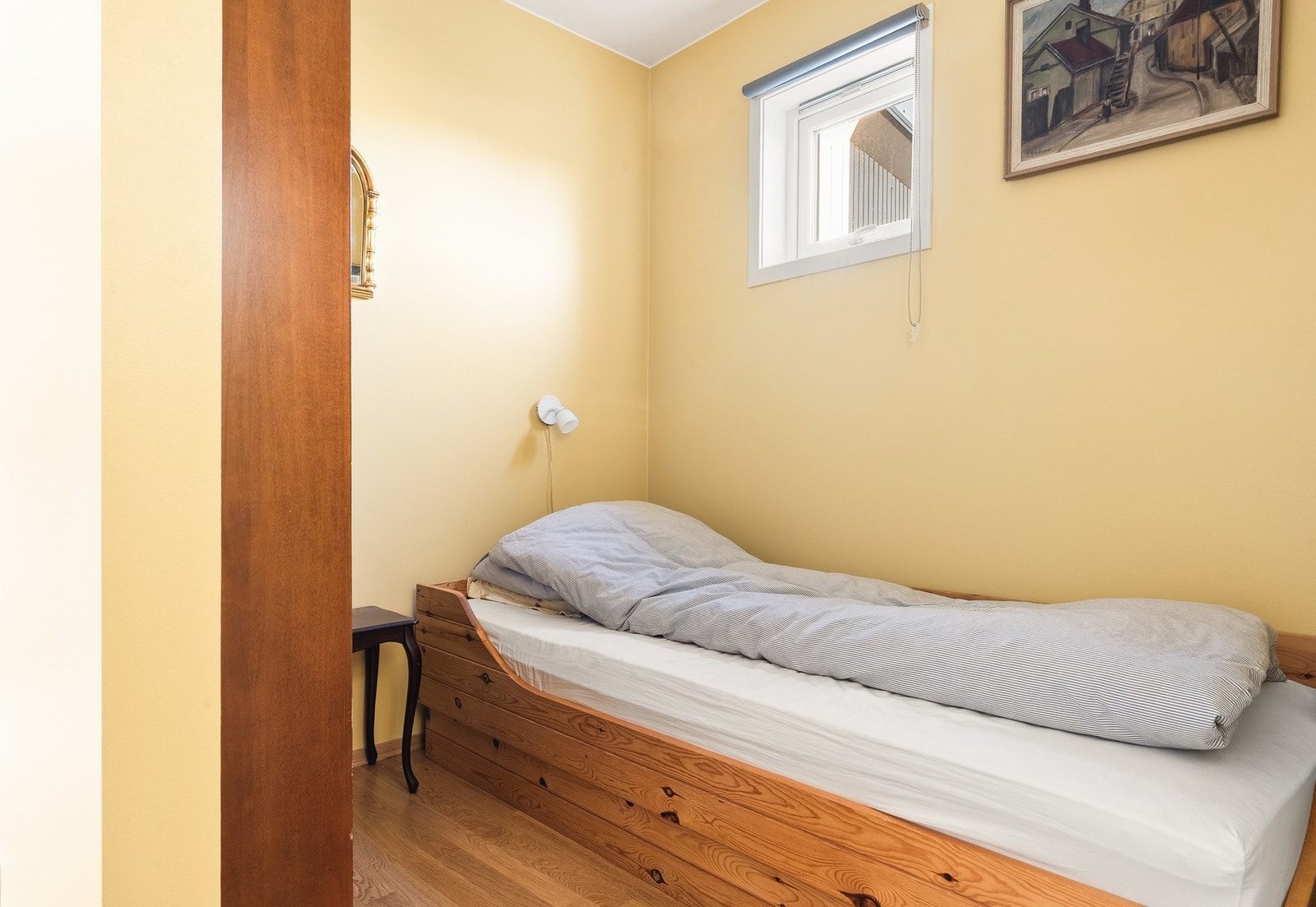 Hybeldelen har en sovealkove på 4 kvm med plass til enkeltseng. Galleribilde