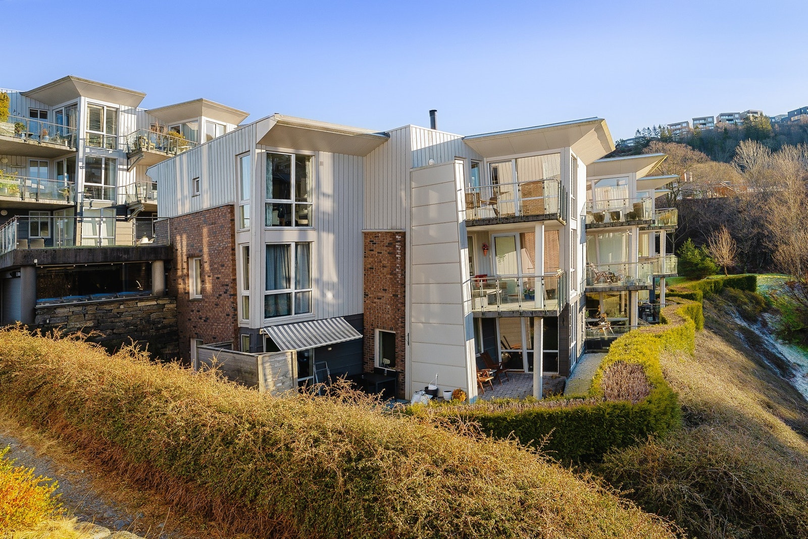 Leiligheten på 125 kvm ligger fint til i byggets 3. etasje. Galleribilde