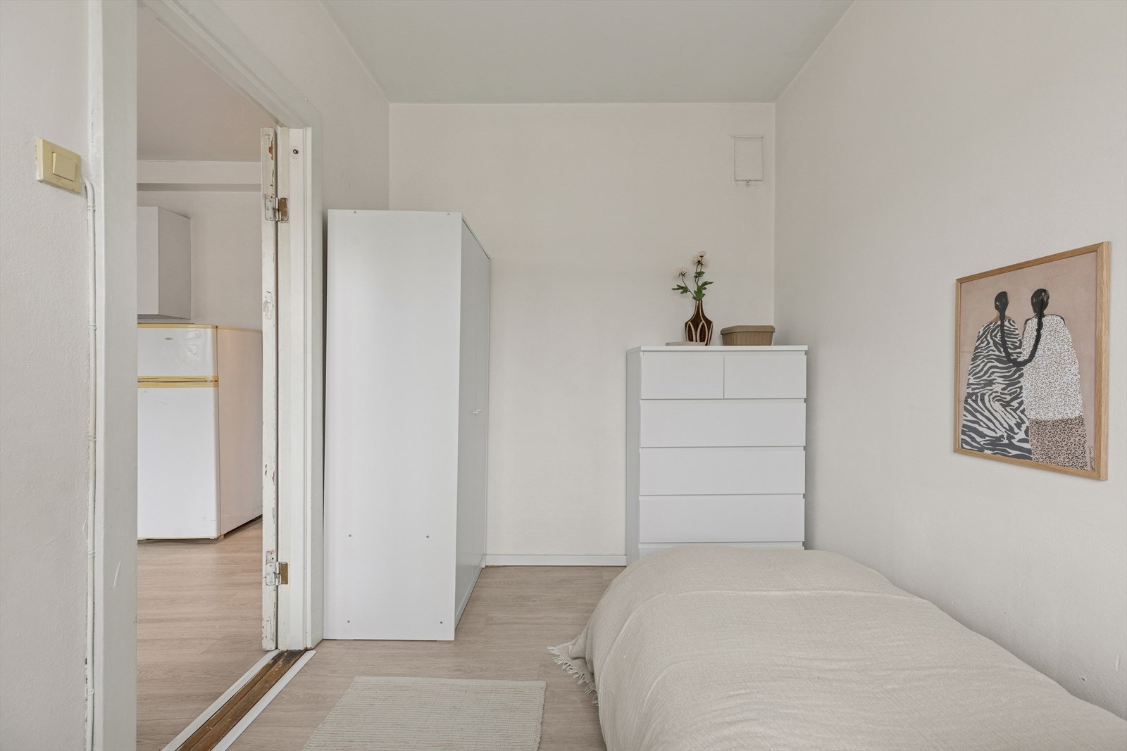 I enden av soverommet kan man fint sette opp garderobeløsning. Galleribilde