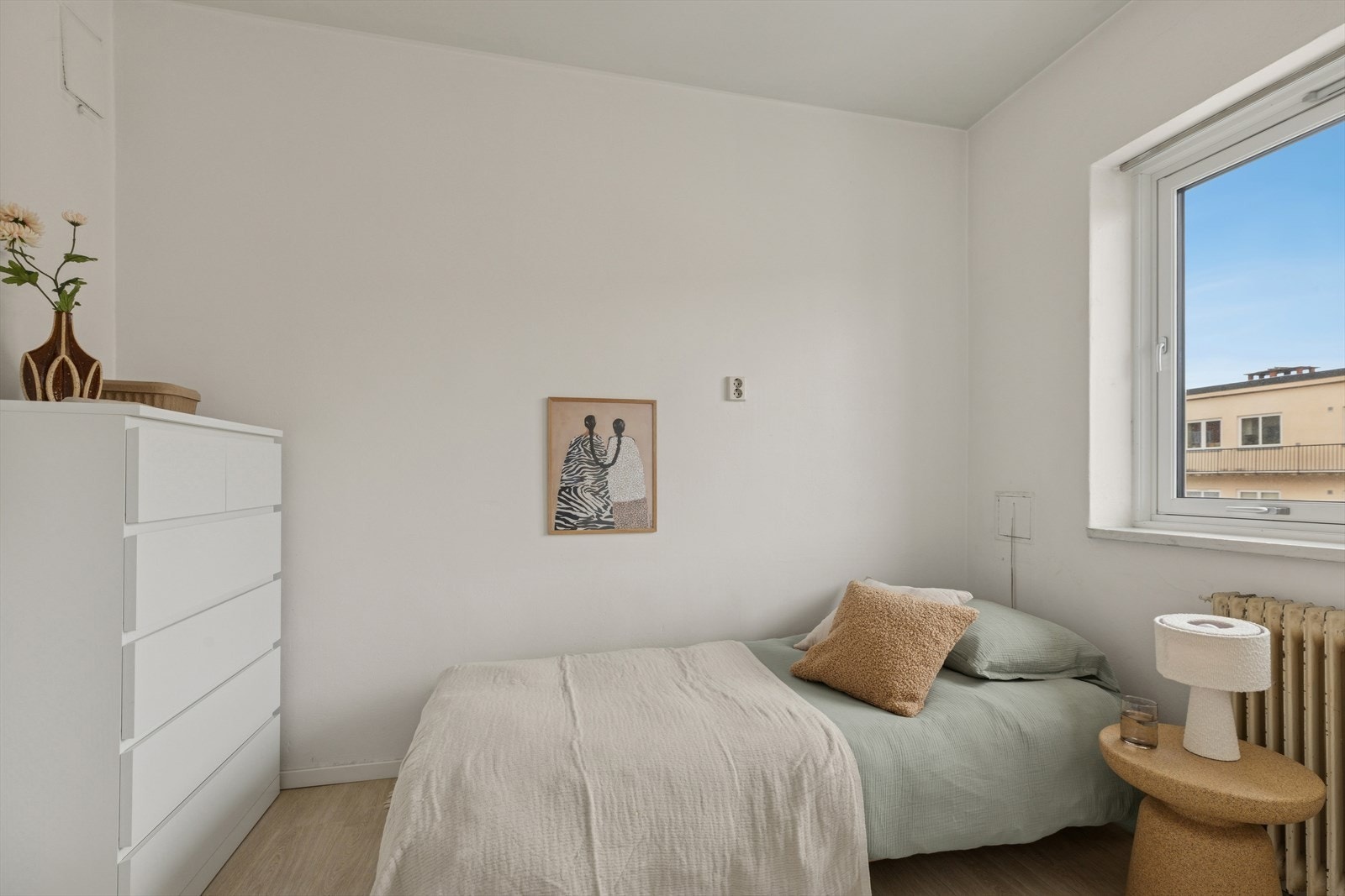 Soverommet er romslig og har god plass til seng og garderobeløsning. Galleribilde