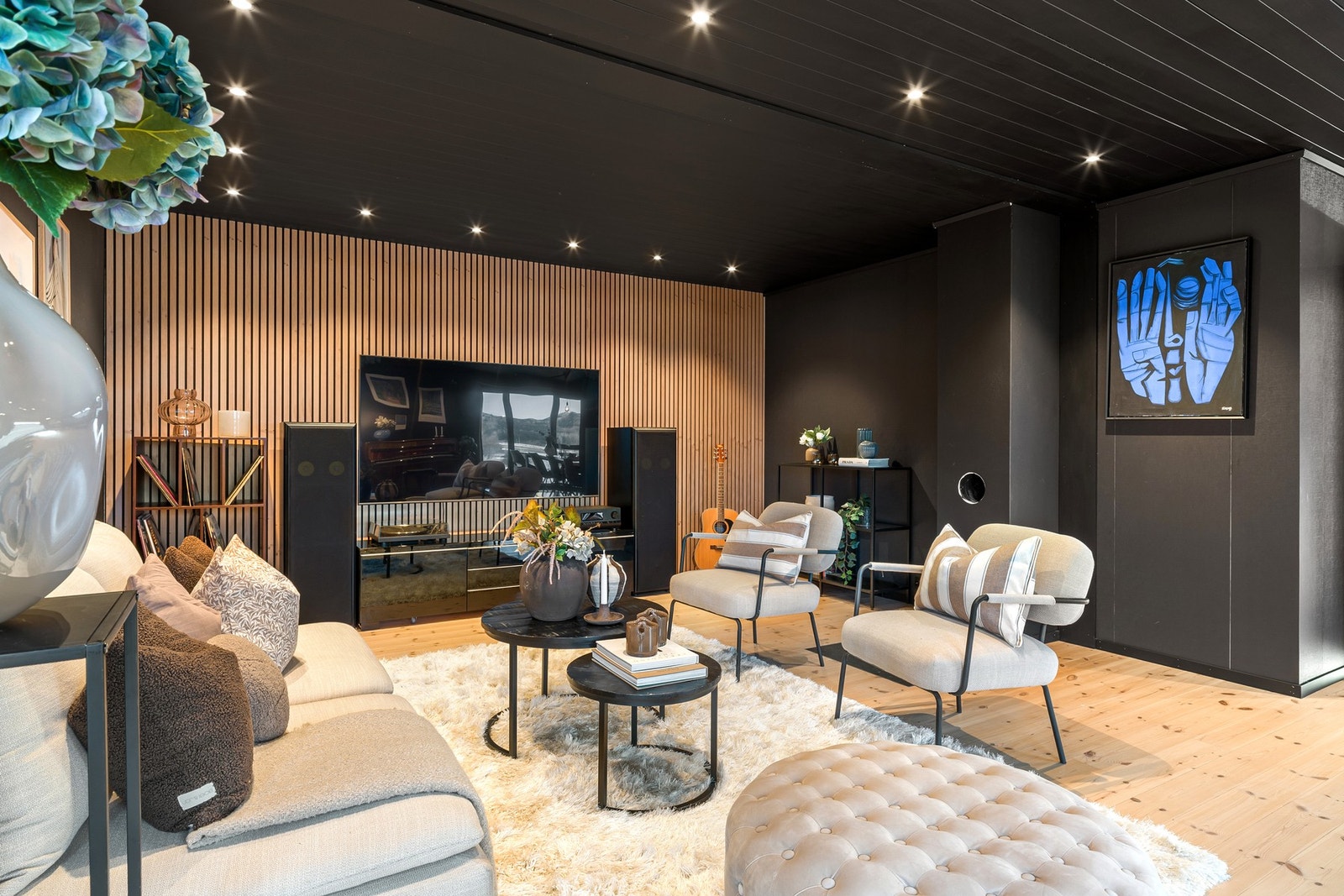 Rommet er av god størrelse og oppleves som luftig og romslig. Galleribilde