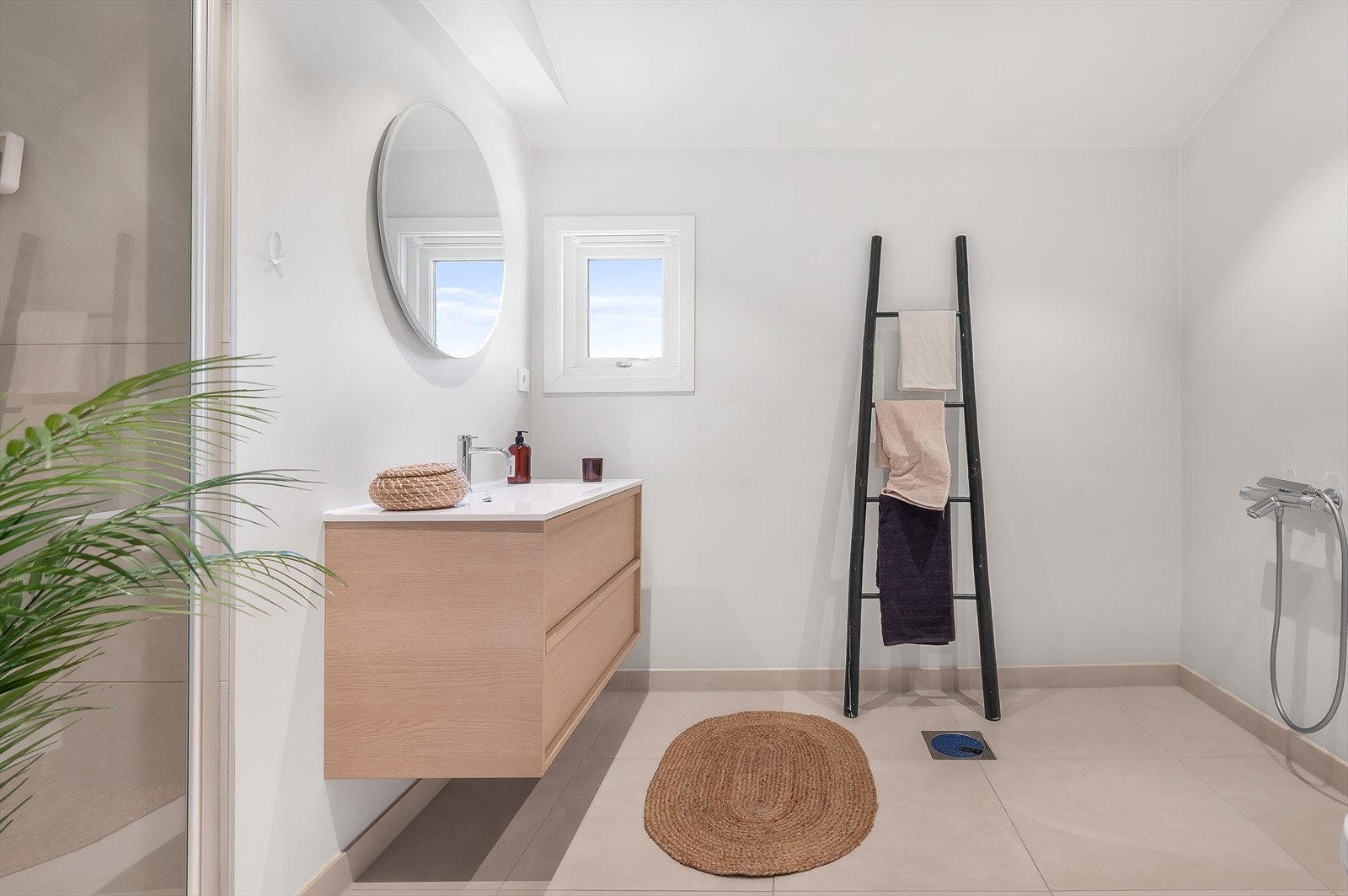 Det er mulighet for montering av badekar i rommet Galleribilde