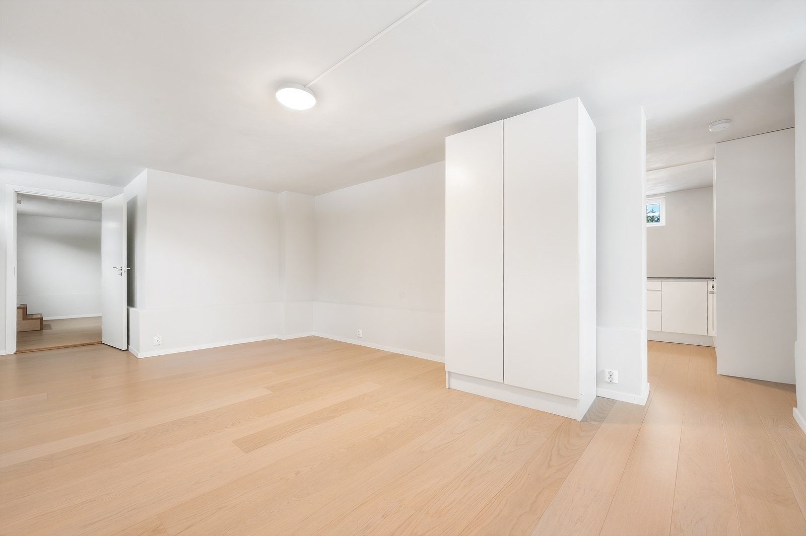 Utleiedelen er på 54 kvm og har eget kjøkken, bad og soverom Galleribilde