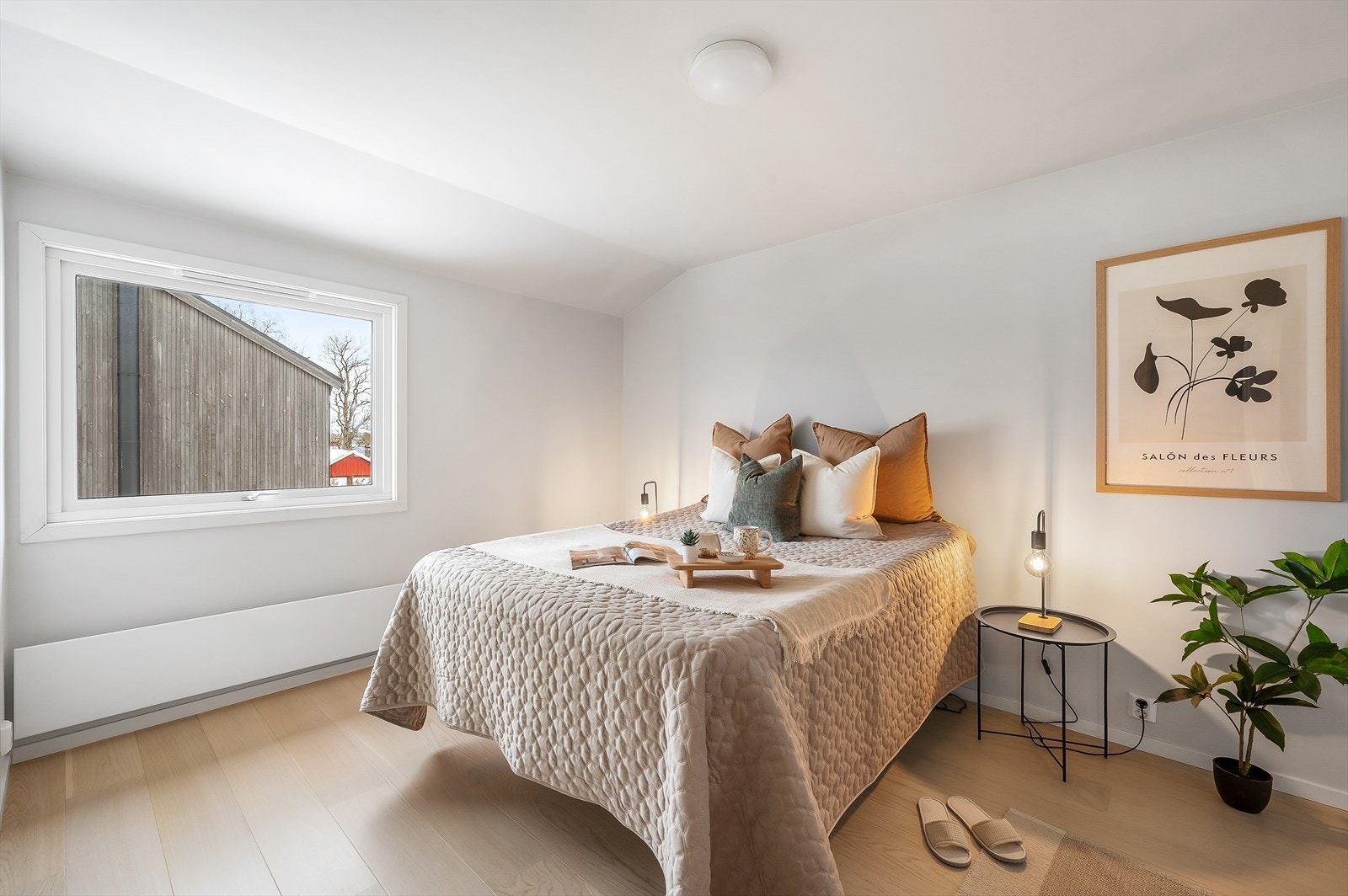 Det er mulig å innrede rommet med en garderobeløsning Galleribilde