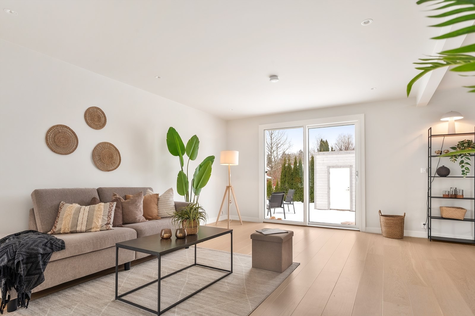 Fra stuen er det direkte adkomst til uteplassen Galleribilde