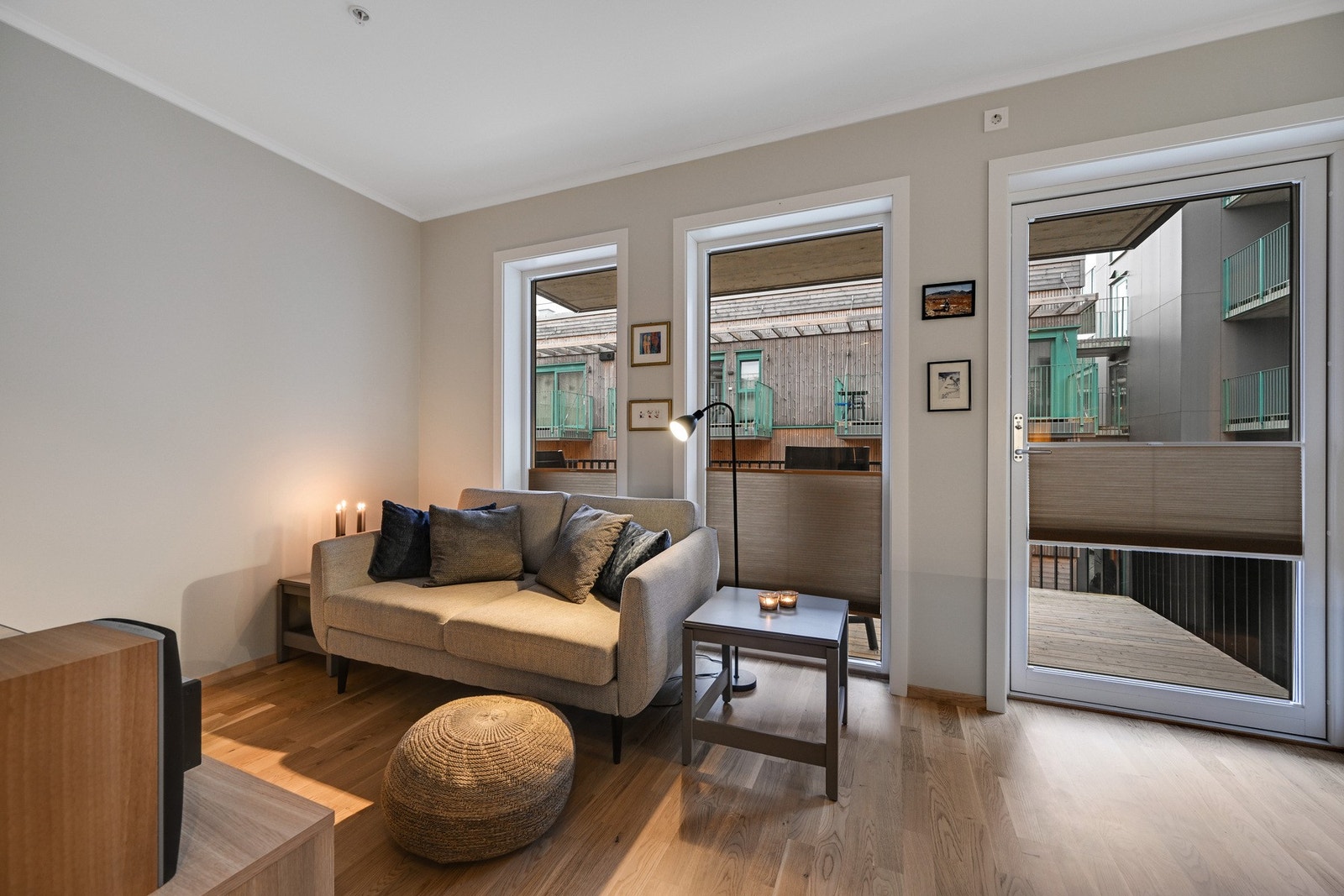 Fra stuen er det utgang til balkongen Galleribilde