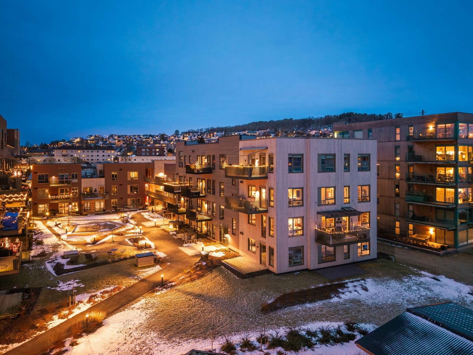 Her er et borettslag med gode leiligheter og trivelige uterom. Galleribilde