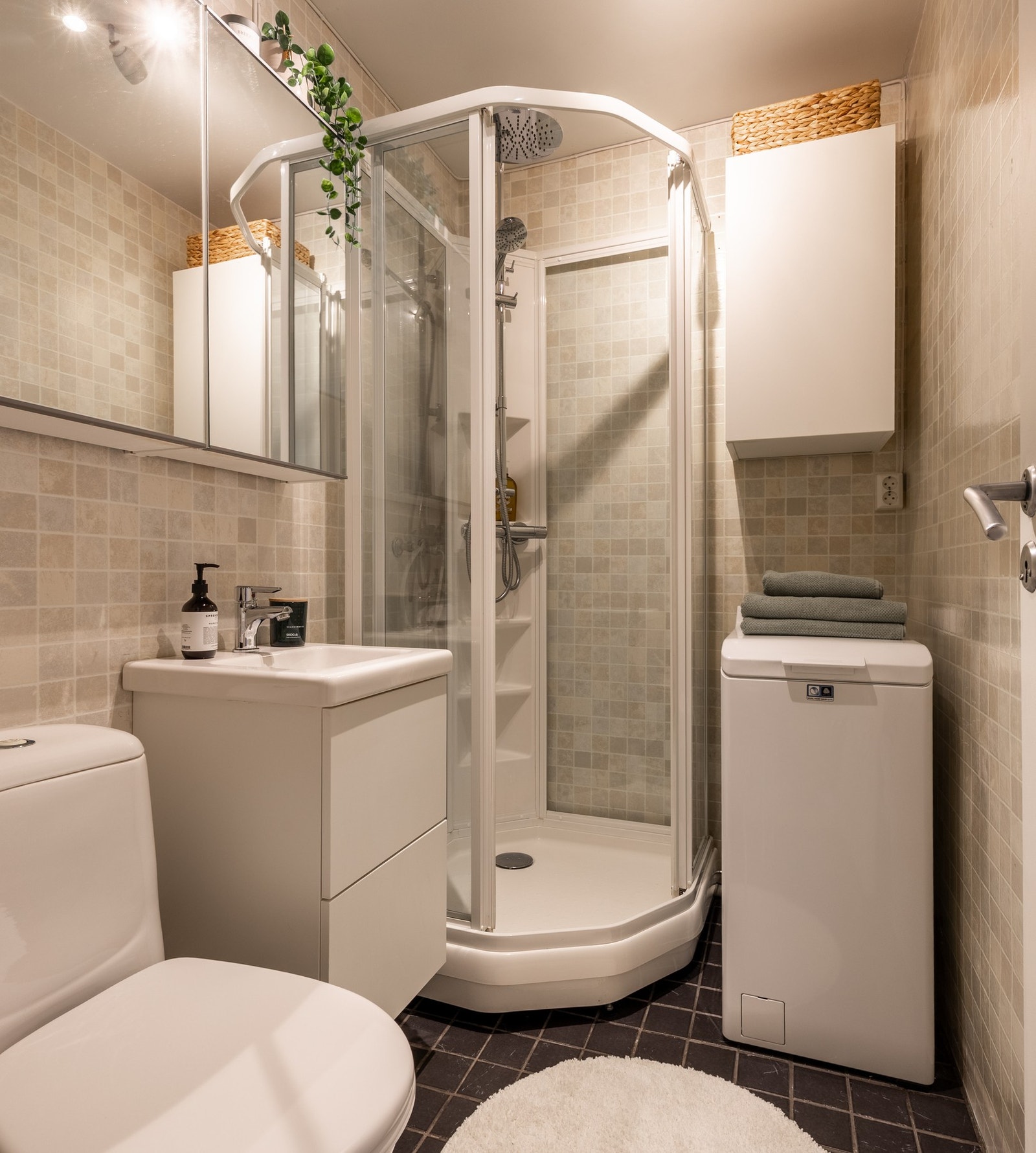 Opplegg for vaskemaskin. Varmtvann inkludert i felleskostnadene. Galleribilde