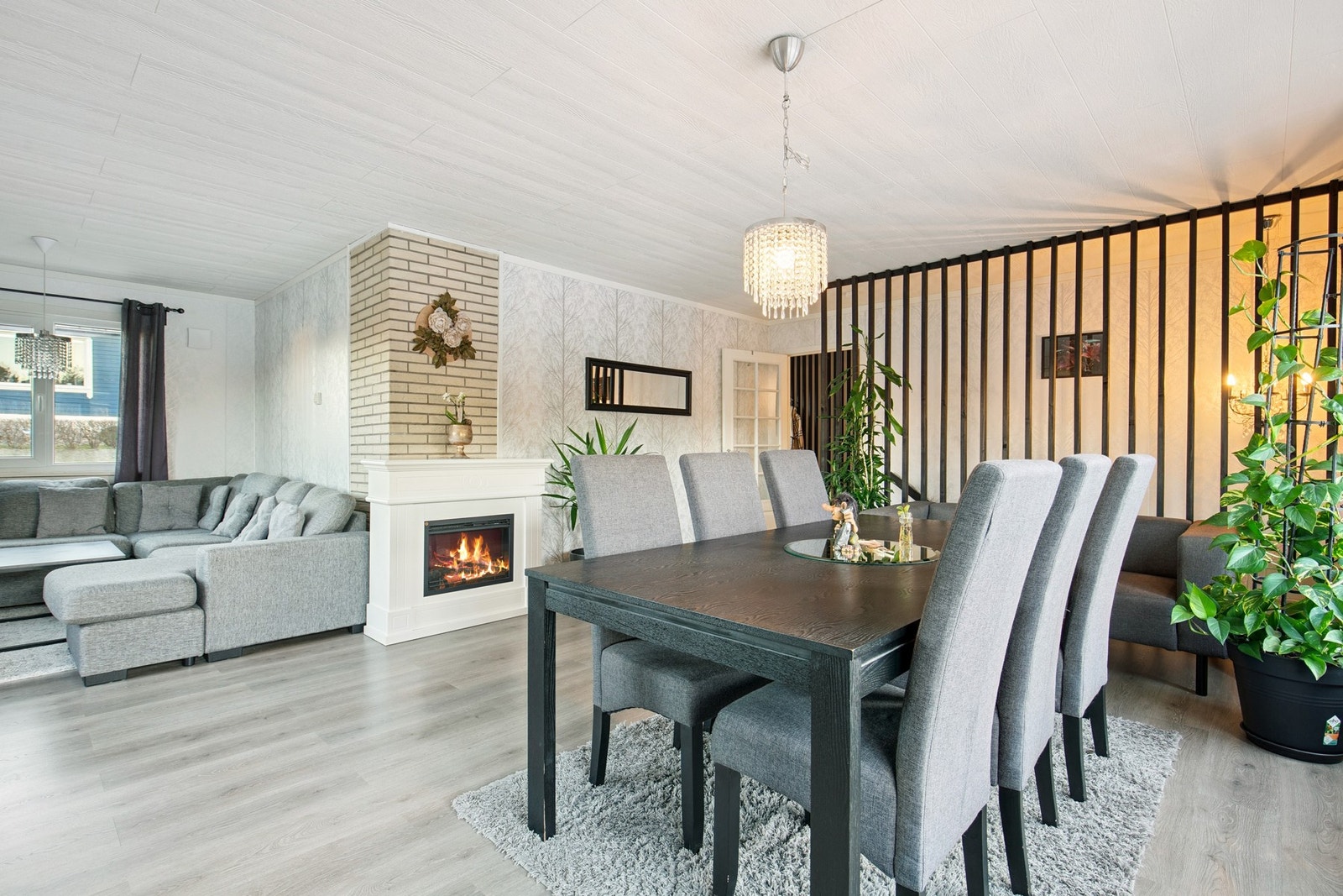 God plass til spisebord Galleribilde