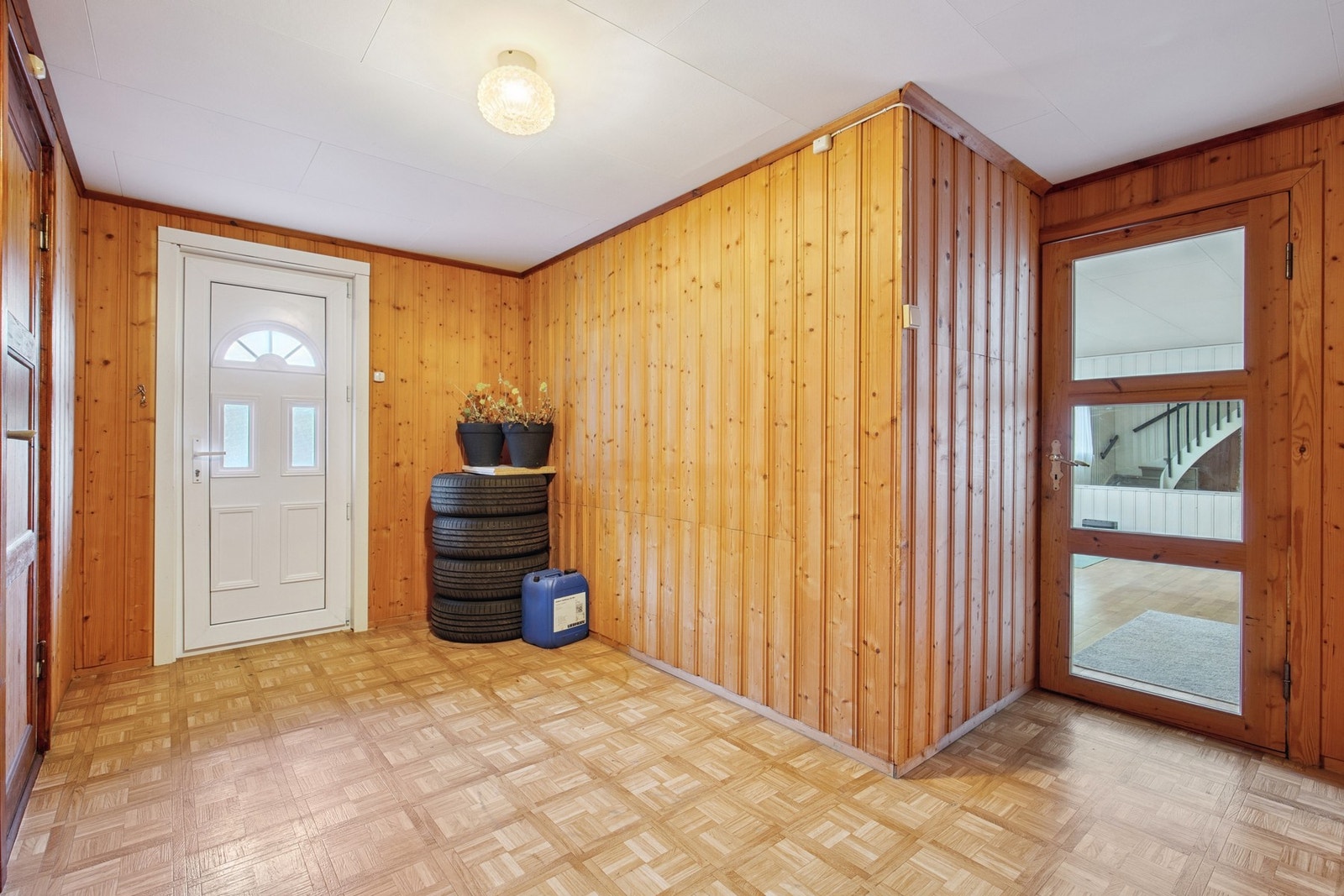 Gang i kjeller Galleribilde