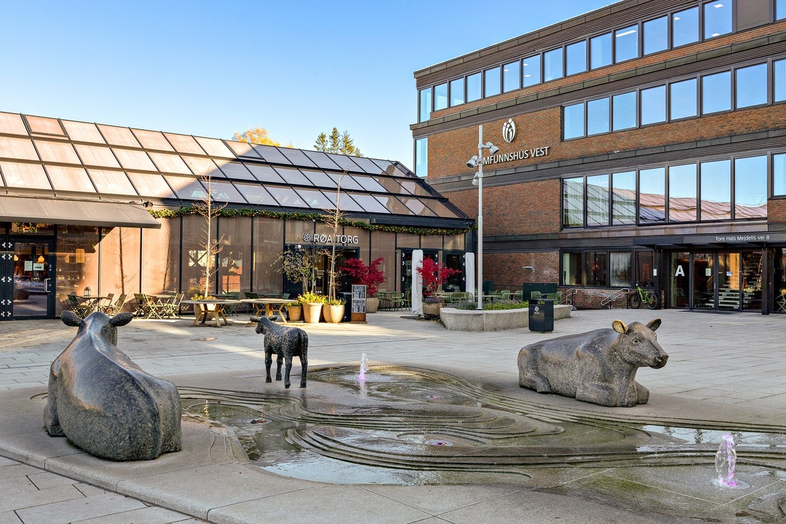 Røa torg, Området er perfekt for deg som ønsker en kombinasjon av å ha alle fasiliteter innen gangavstand, samt bo i veletablerte omgivelser . Galleribilde