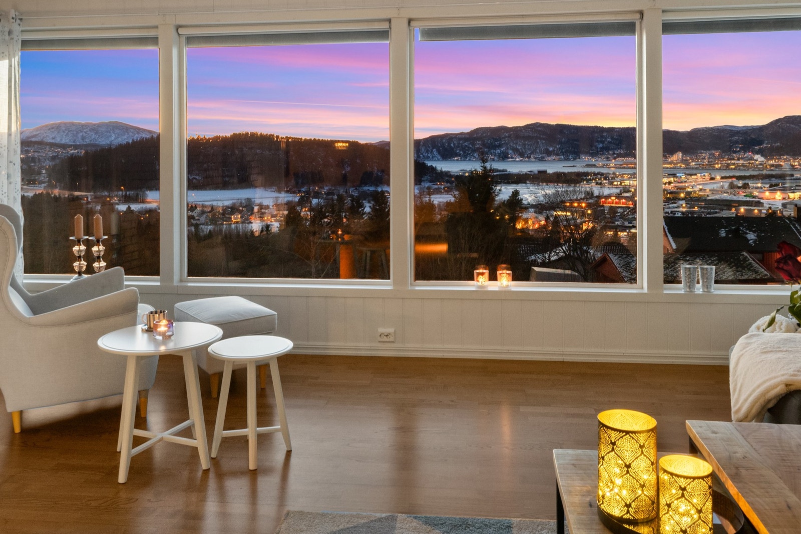 Kveldsstemning i stuen Galleribilde