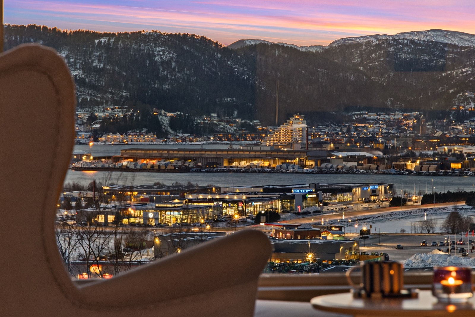 Kveldsstemning i stuen.. Galleribilde