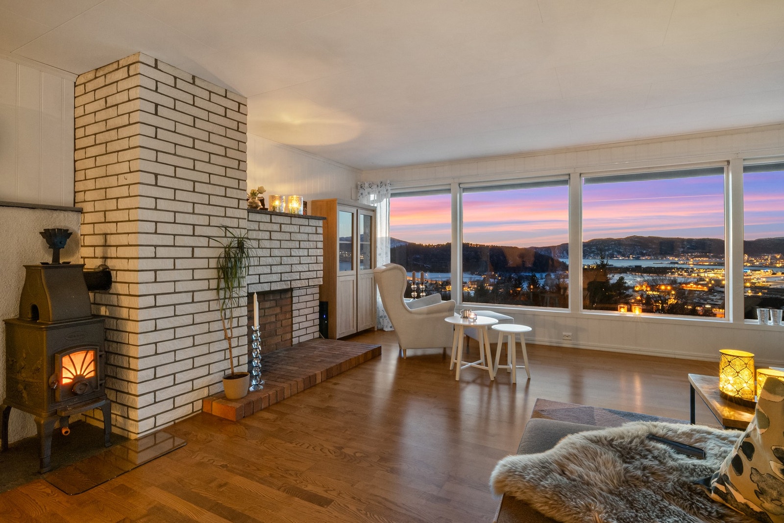 Kveldsstemning i stuen Galleribilde