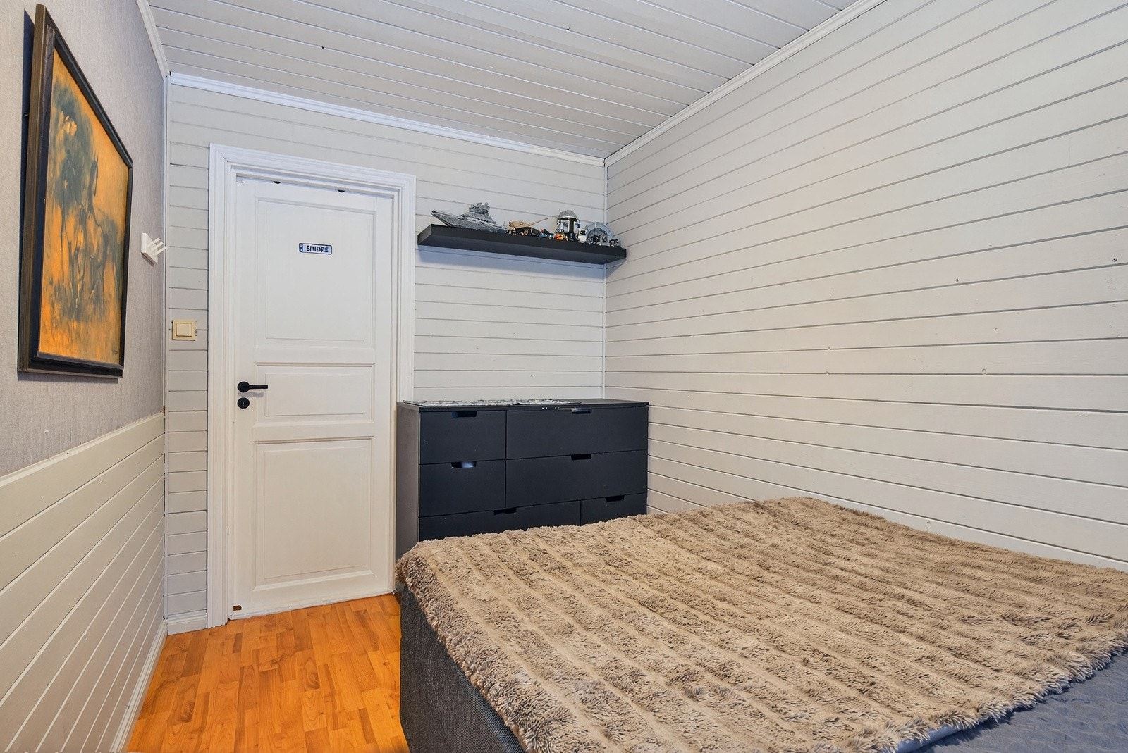 Soverommet er i dag innredet og brukt som gjesterom. Galleribilde