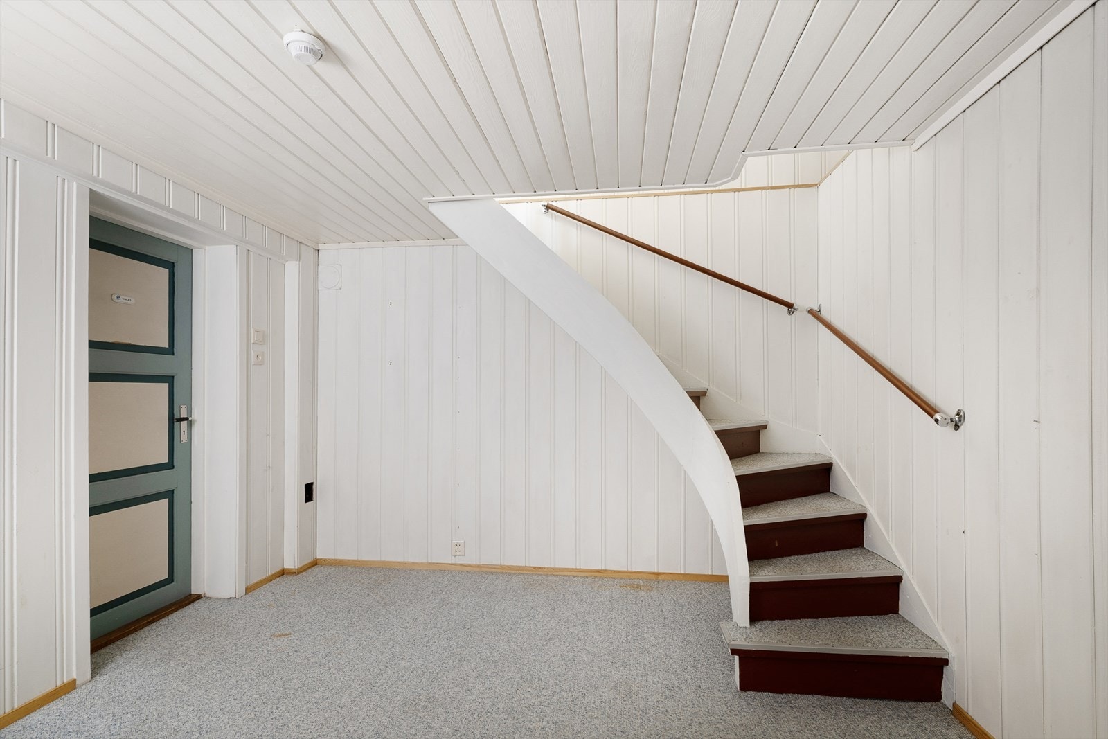 Gangareal i kjeller Galleribilde