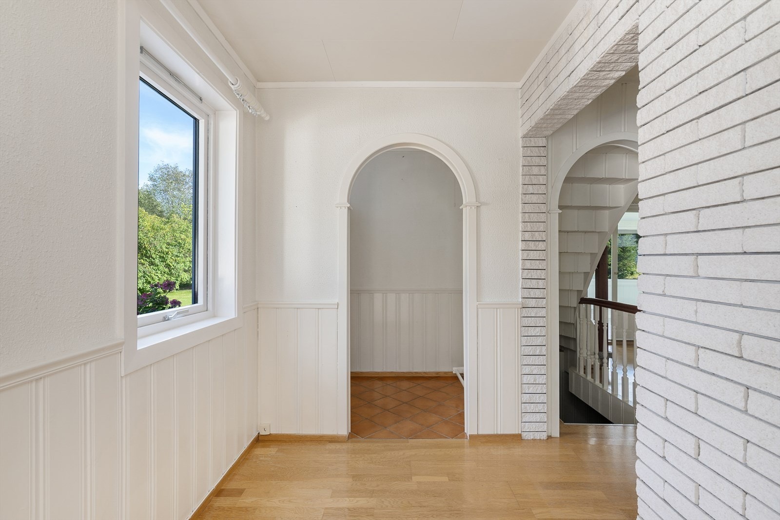 Entrè med garderobe for oppheng av yttertøy Galleribilde