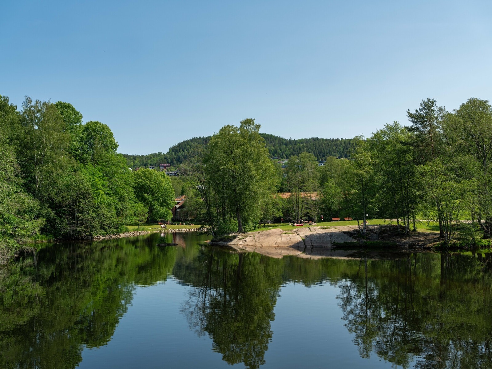 Og fem minutter unna finner du populære Stilla, en superfin badeplass om sommeren. Galleribilde