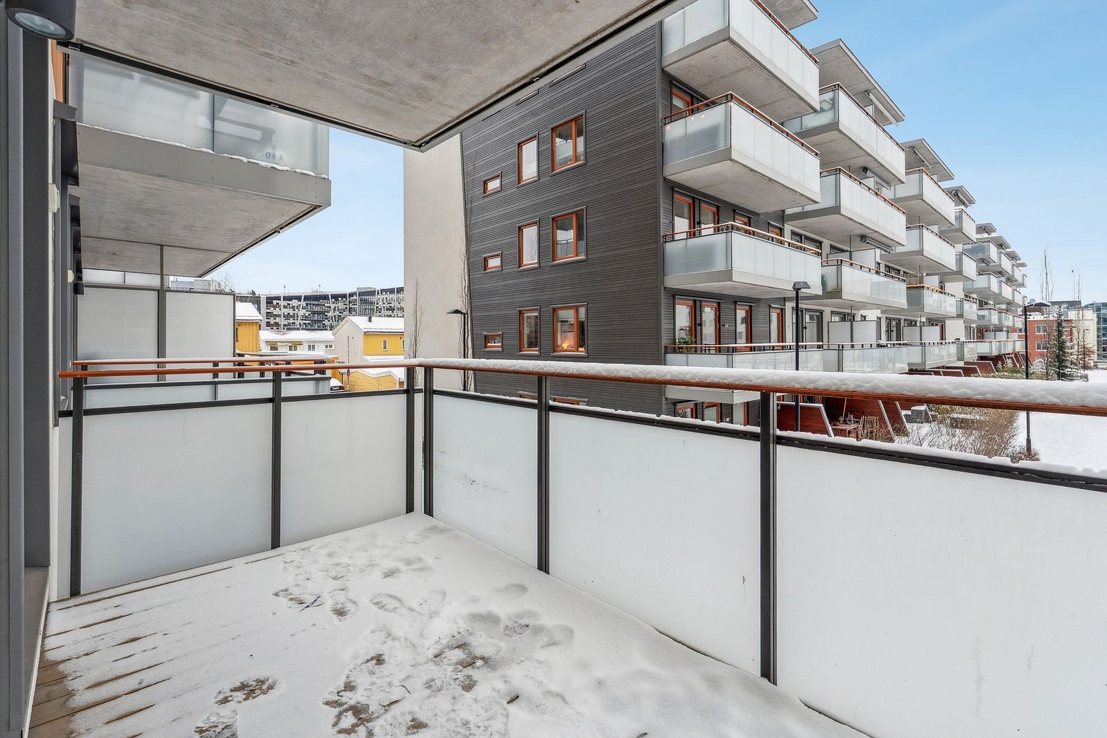 Balkong med plass til utemøblement Galleribilde