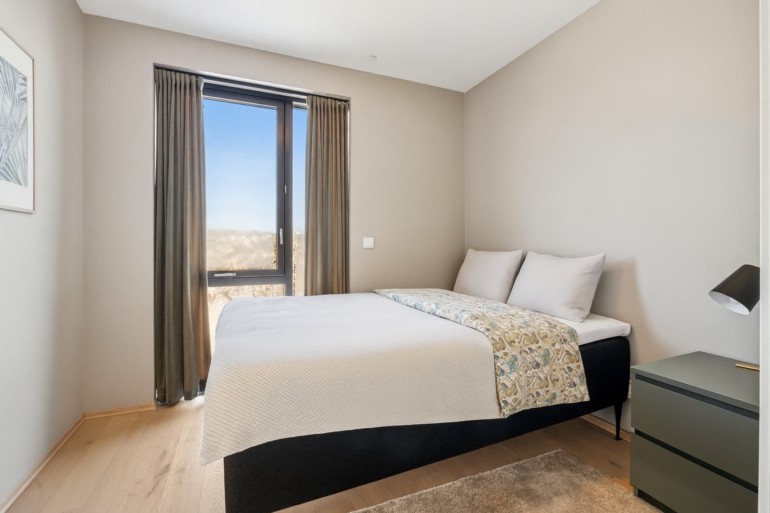 Gjesterom med plass til dobbeltseng Galleribilde