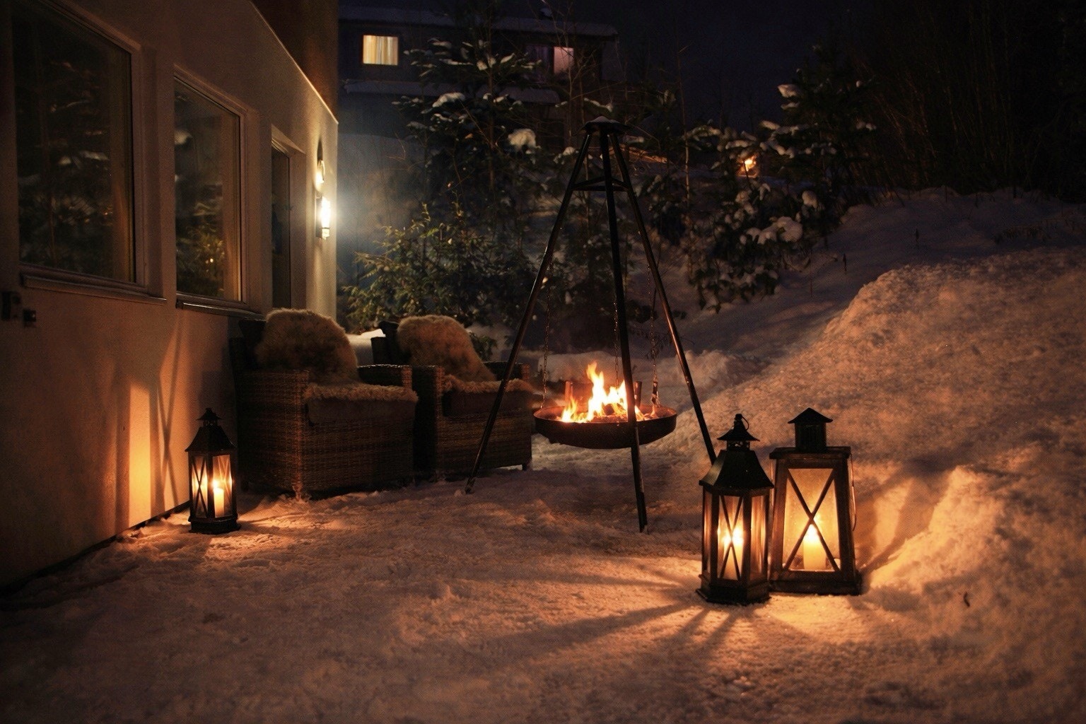 Stemning på boligens skjermede uteplass Galleribilde