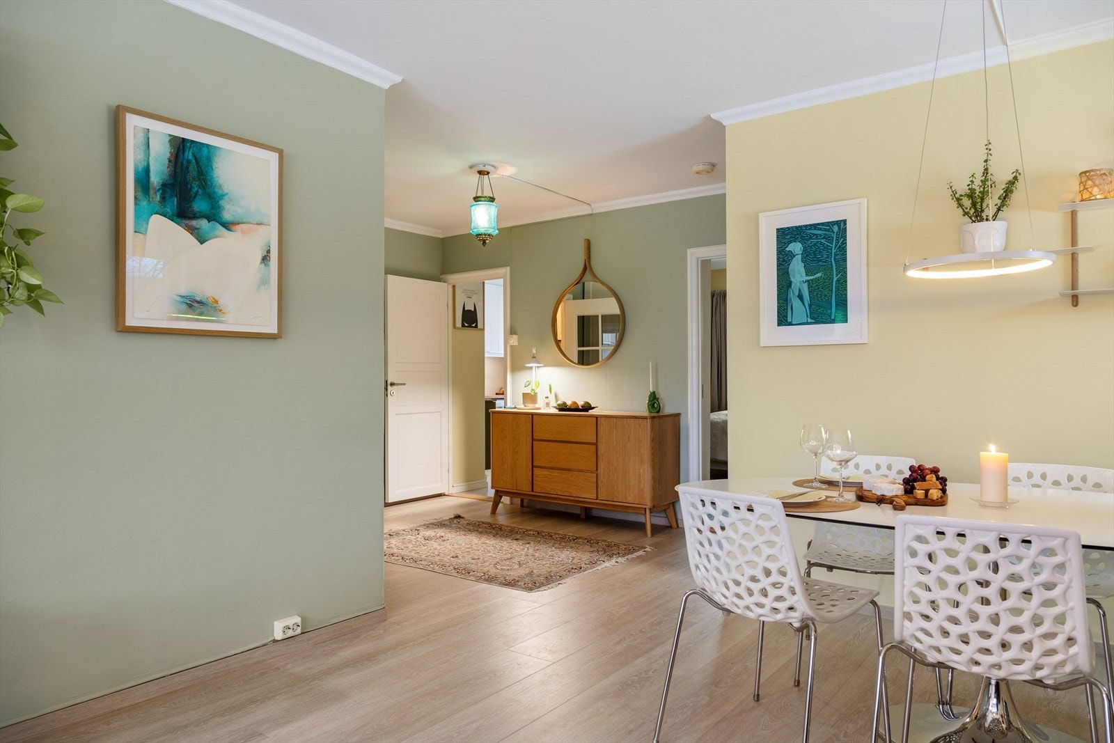 Boligen fremstår som moderne og innbydende Galleribilde