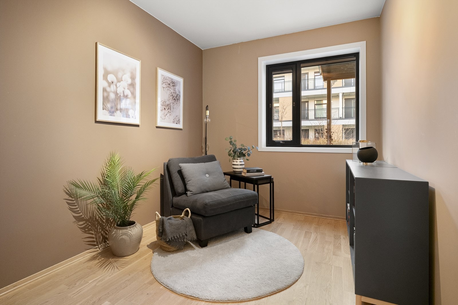 Kjellerstue med plass til ønsket møblement. Galleribilde