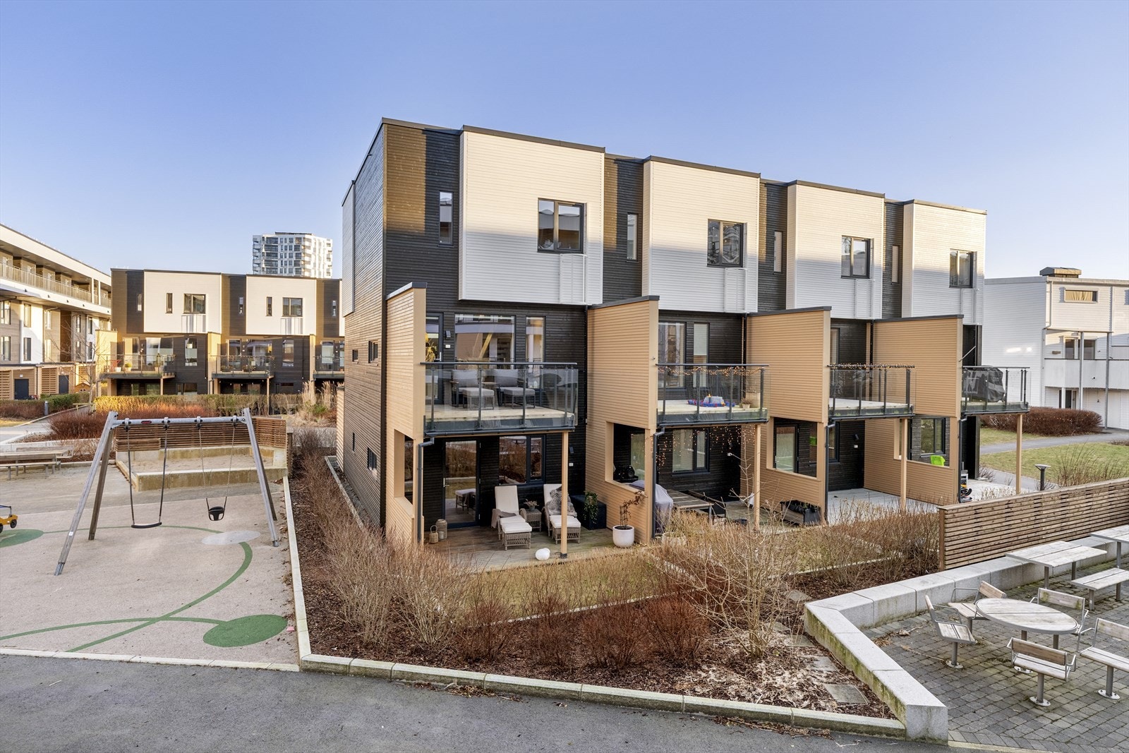 Velkommen til Lervigbrygga 37, og dette moderne enderekkehuset beliggende på populære Lervigbrygga. Galleribilde