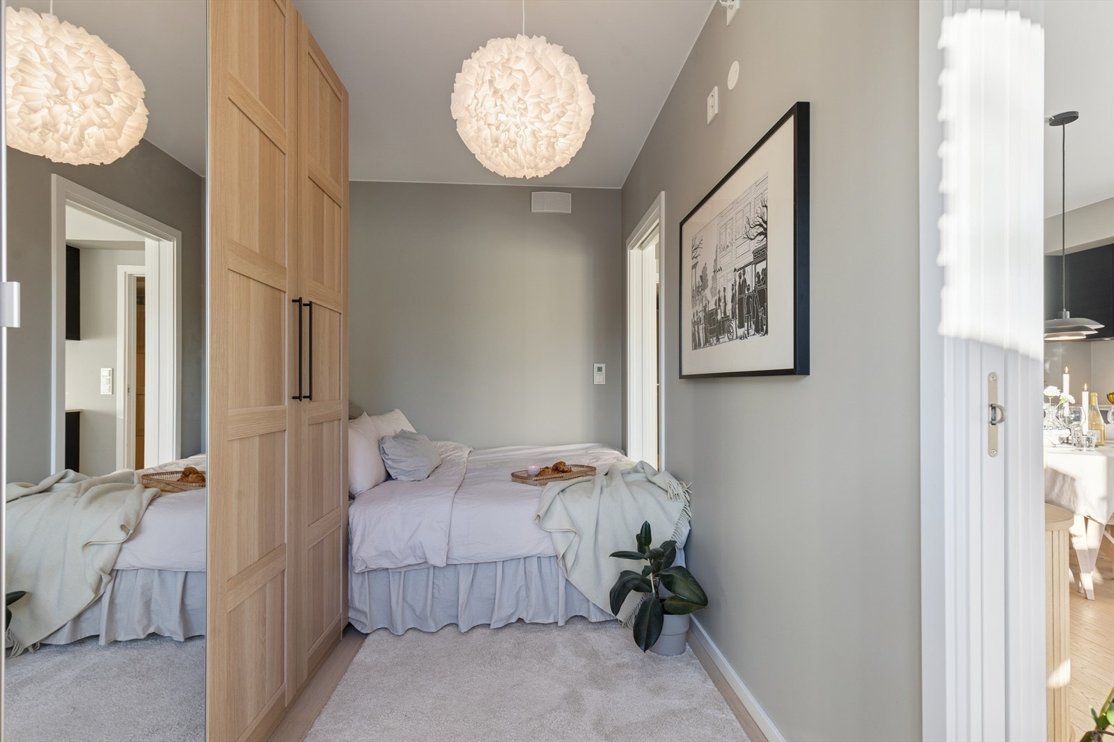 Soverommet er av god størrelse med plass til dobbeltseng og garderobeløsning. Galleribilde