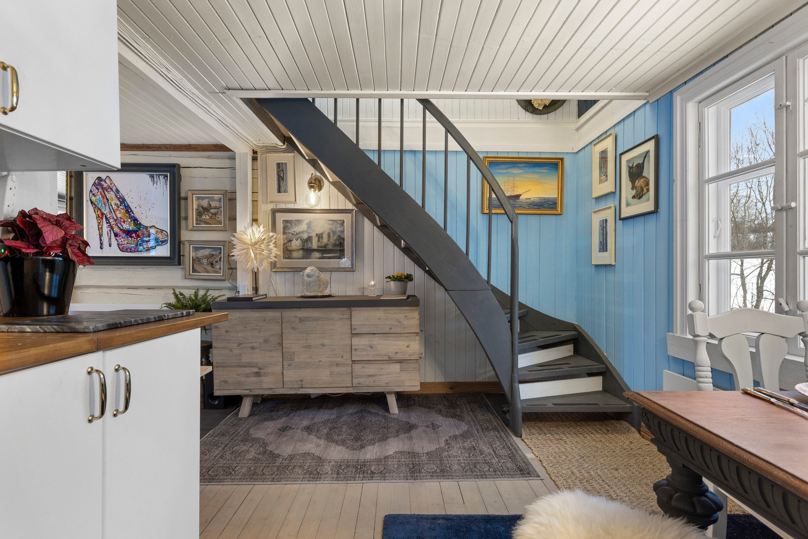 Lune farger, naturlig lys og en god romfølelse Galleribilde