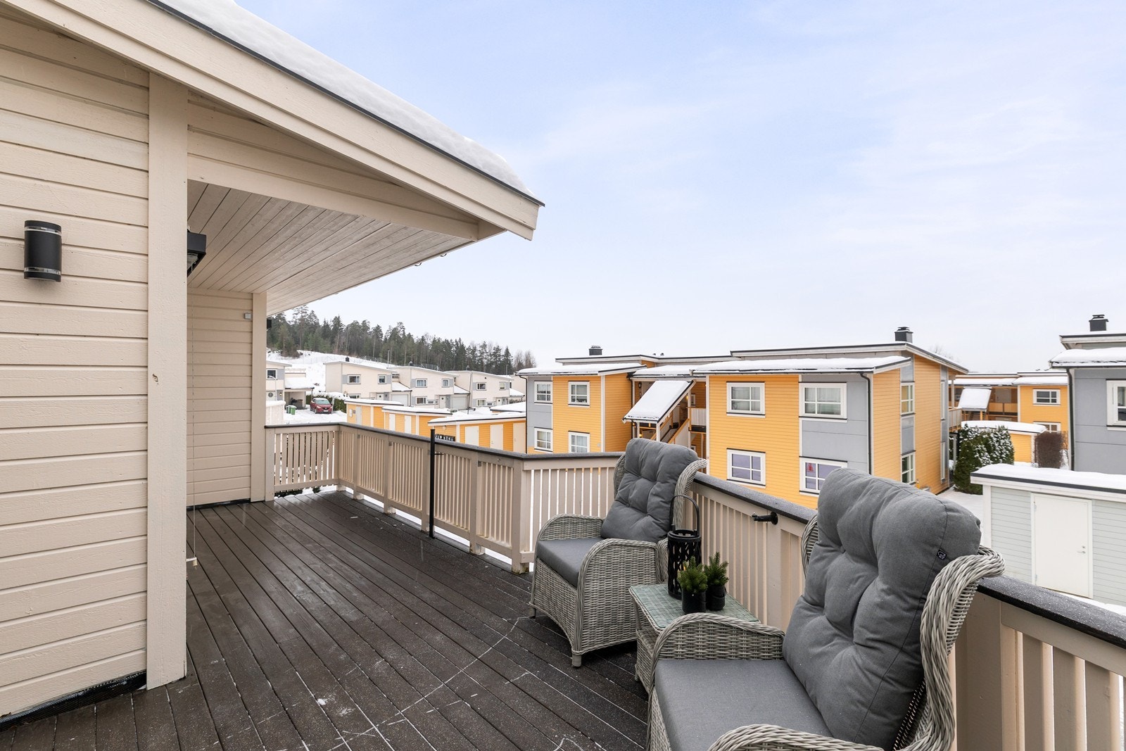 Veranda med utsyn over nærområdet. Galleribilde