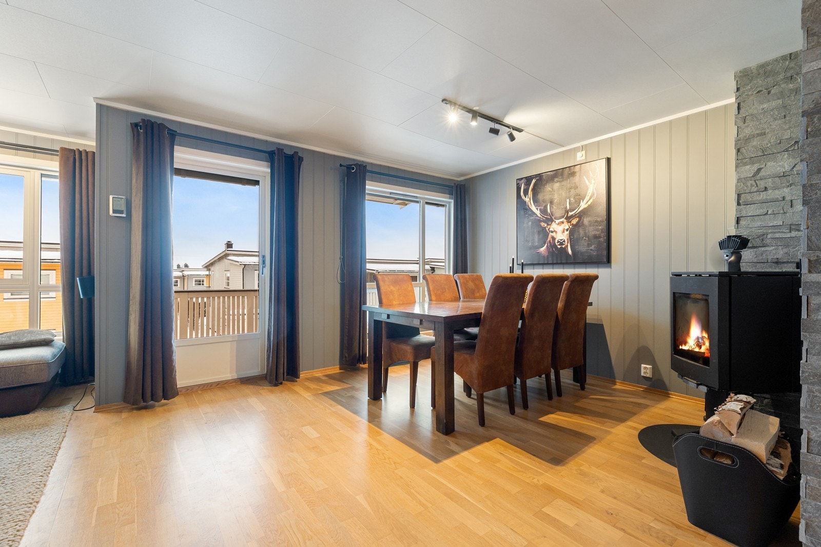 Fra stuen er det adkomst til verandaen. Galleribilde