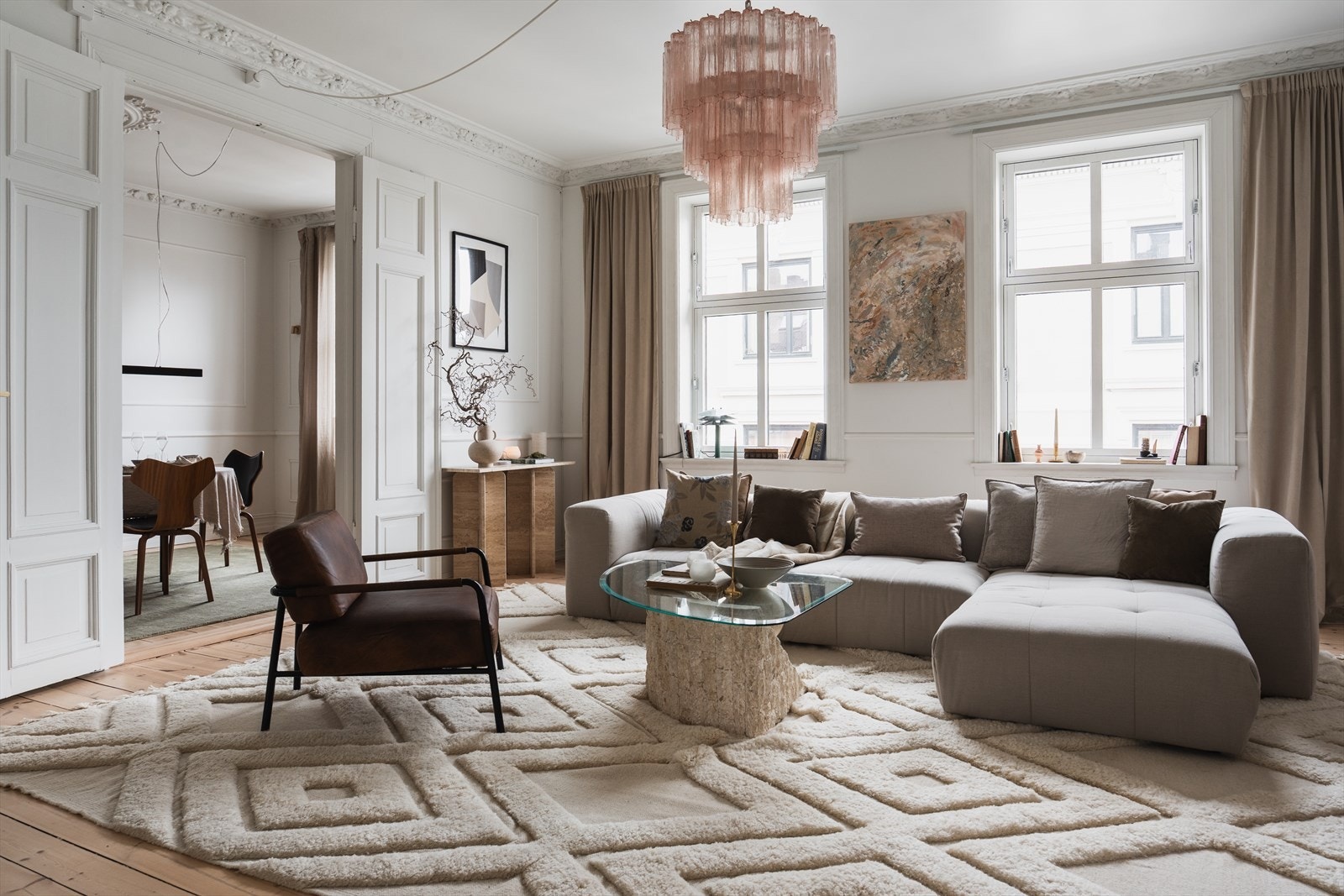 Leiligheten er gjennomgående med en praktisk planløsning som som byr på flere møbleringsmuligheter Galleribilde