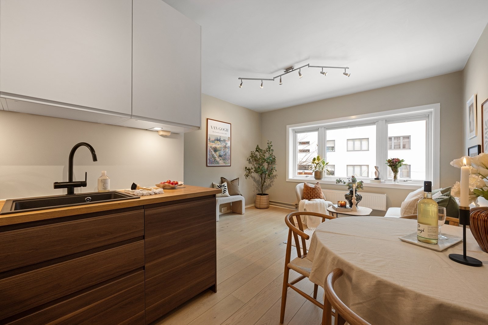 Her kan samtalen flyte fritt selv under middagsforberedelsene Galleribilde