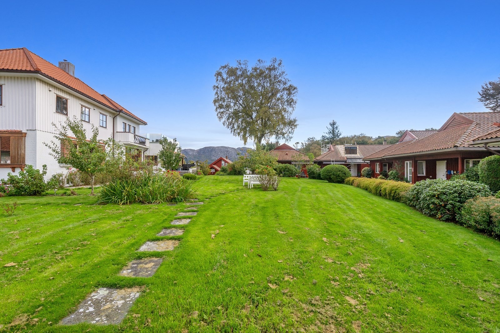 Stort grøntområde tilhørende Frøystad velforening Galleribilde