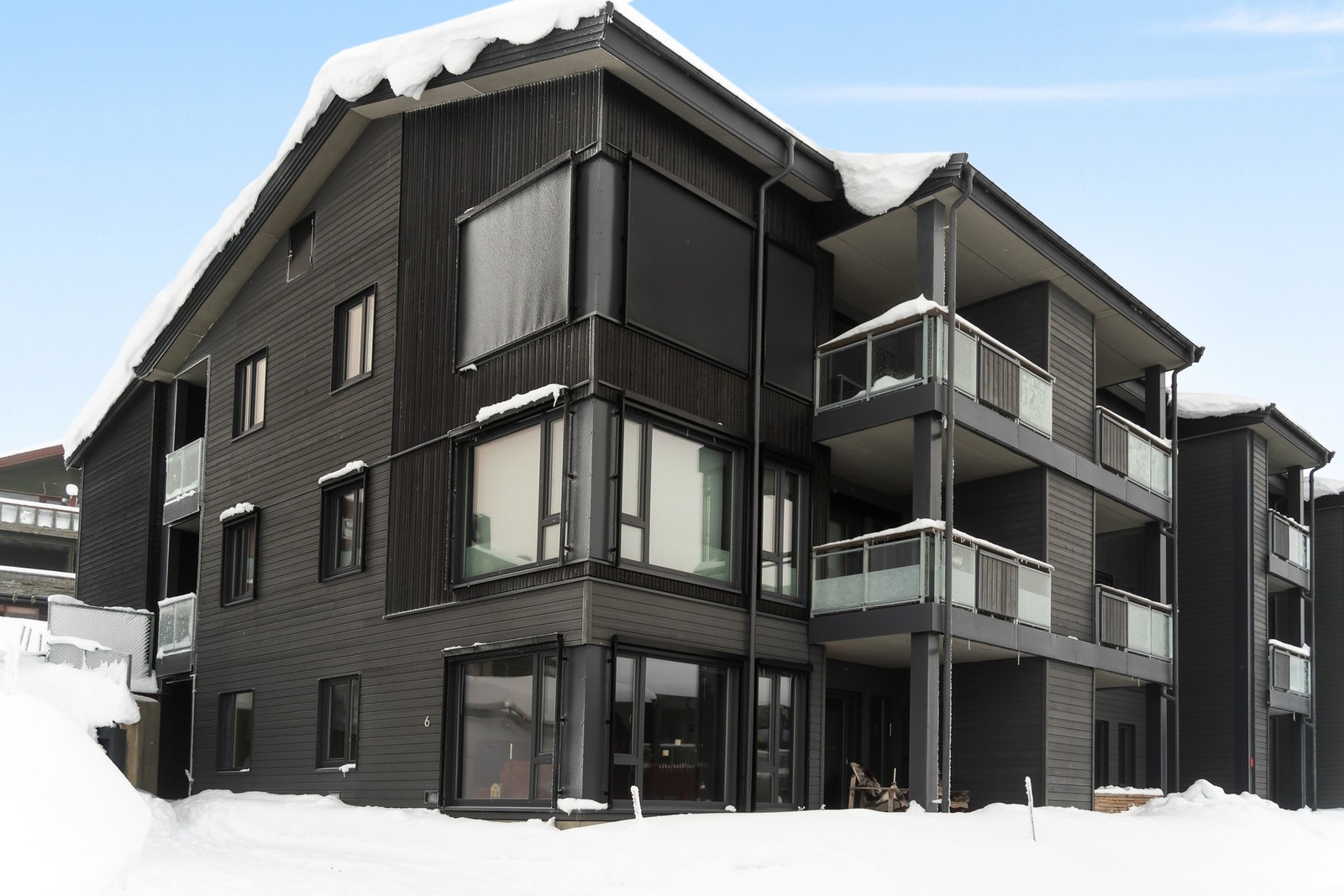 Denne flotte leiligheten i Sameiet Sjusjøvangen har en sentral og svært attraktiv beliggenhet på Sjusjøen. Galleribilde