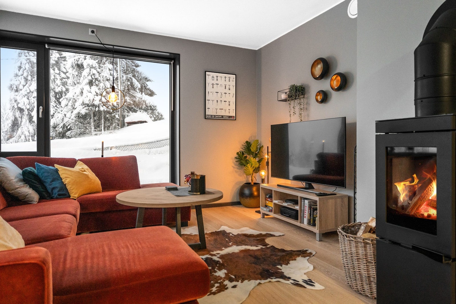 Peisovnen gir både effektiv oppvarming og en lun fjellstemning på kjølige dager. Galleribilde