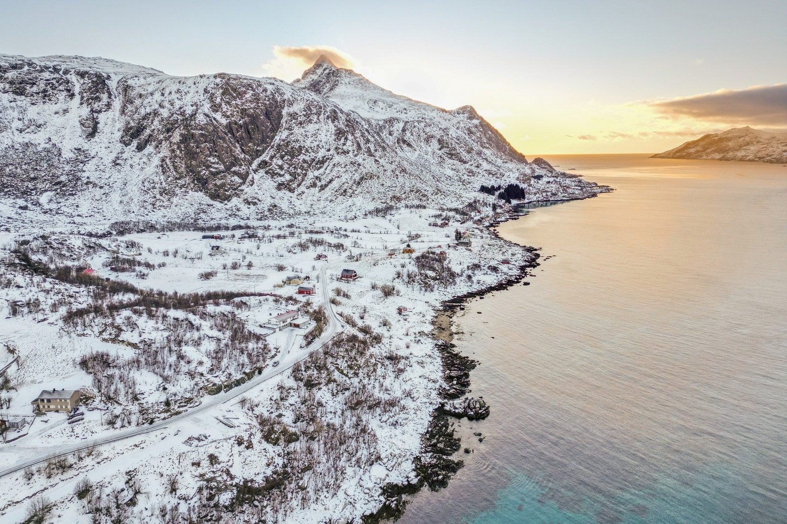 Last ned salgsoppgaven for utfyllende informasjon om eiendommen. Galleribilde