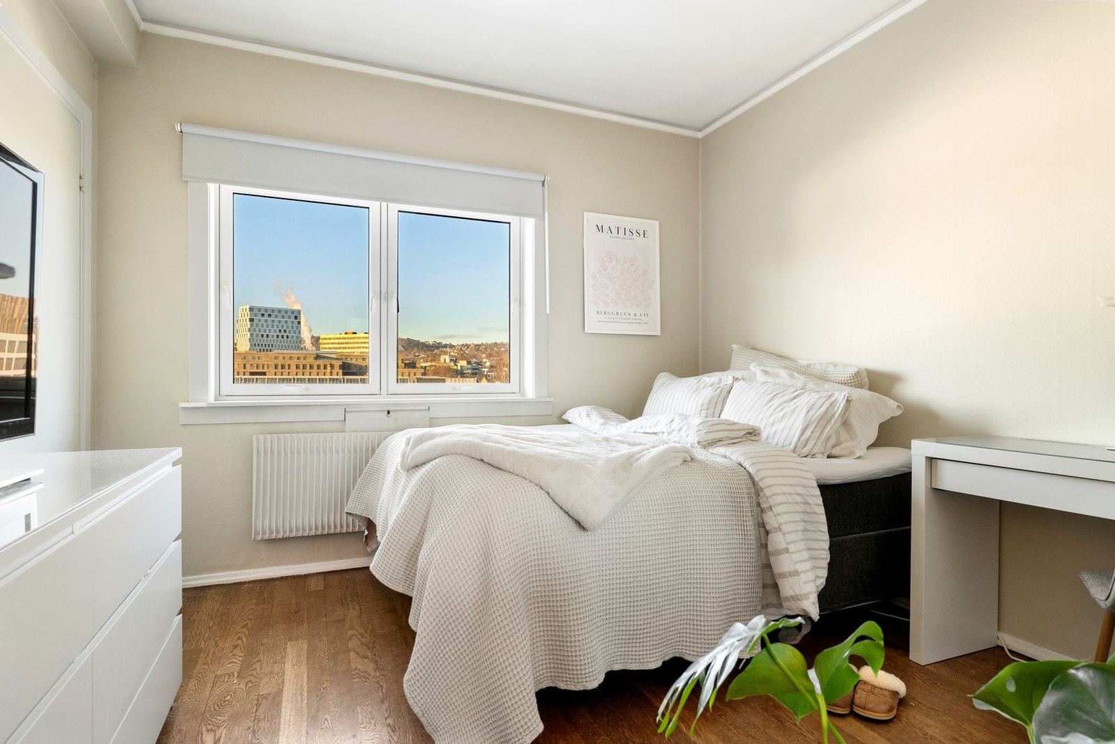 Alle rommene har også plass til garderobeløsning. Galleribilde