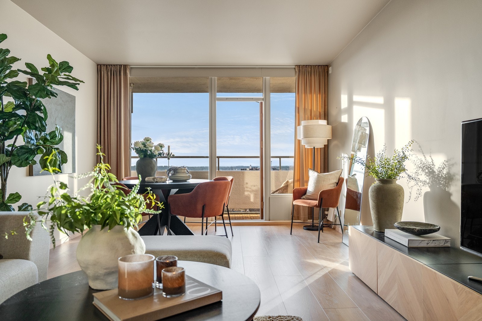 Velkommen til Fjellvegen 25 - Presentert av eiendomsmegler Lars Erik Sørgård v/Aktiv Haugesund. Fotograf: Mari Staveland. Galleribilde