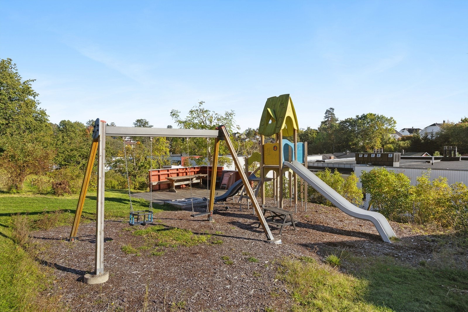 Flott lekeareal på sameiets tomt Galleribilde