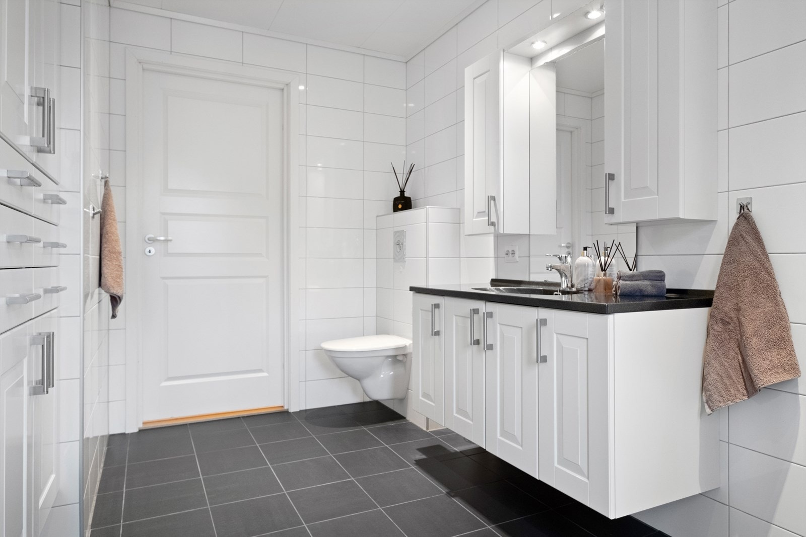 Baderomsinnredning. Galleribilde