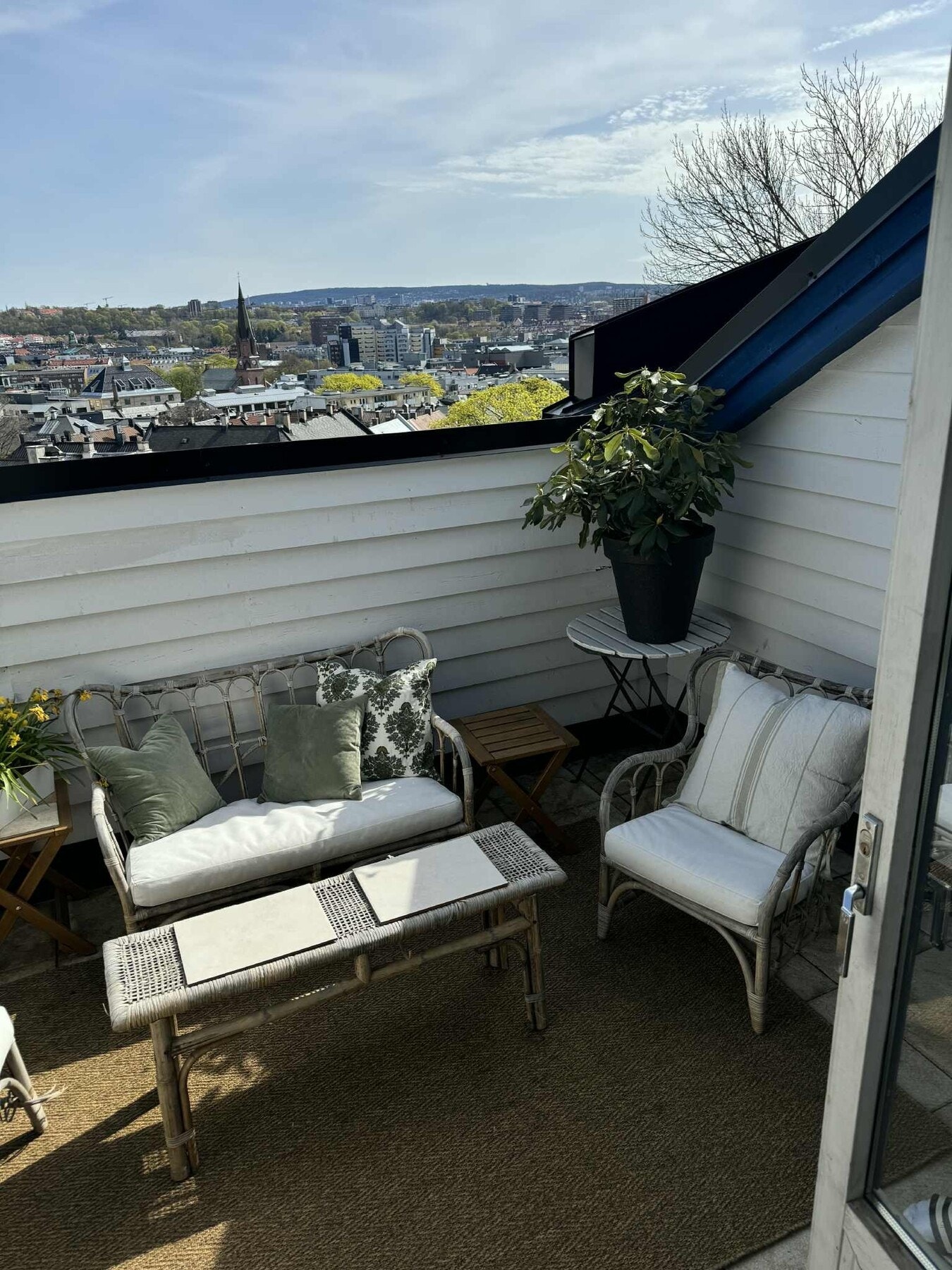 Borettslaget byr på en svært trivelig felles takterrasse hvor du kan nyte gode solforhold. Foto: Ole Kristian Samuelsen/Sultne Gutter Galleribilde