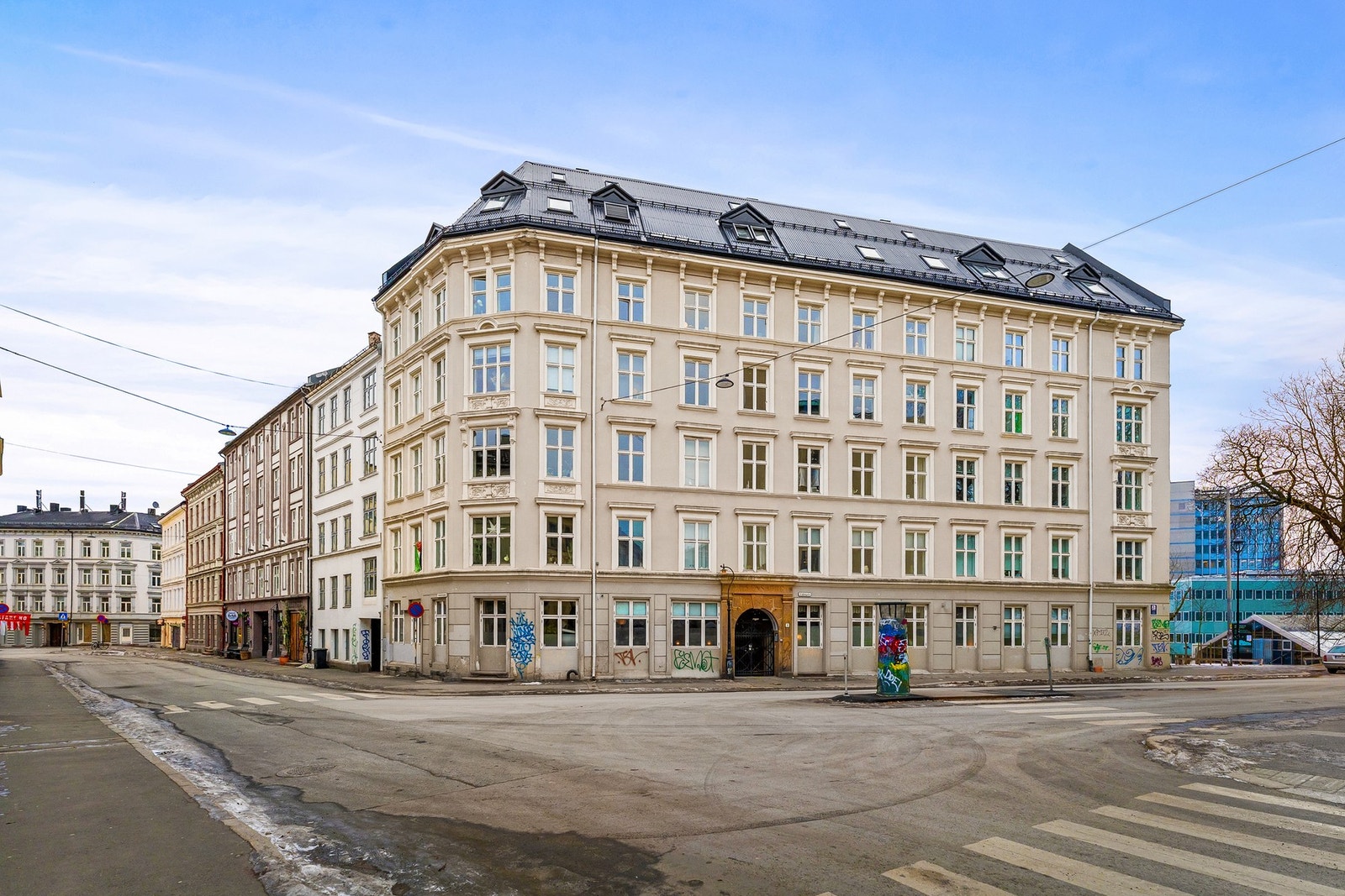 Flott, ærverdig fasade. Galleribilde